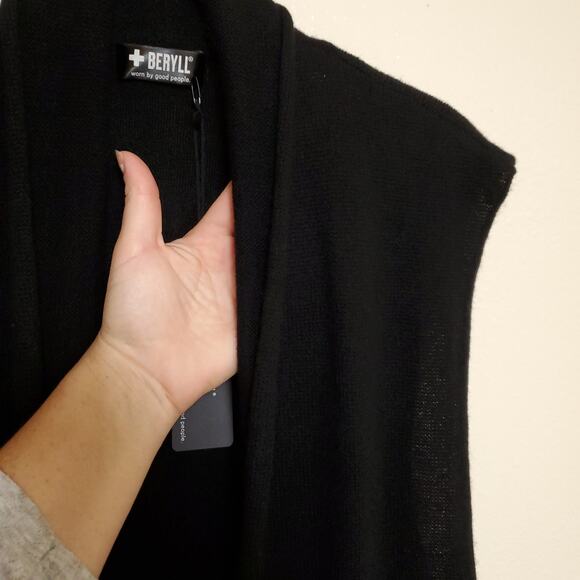 NWT BERYLL Cashmere Black Sleeveless Longline Open Front Quiet Luxury Cardigan - Picture 3 of 8